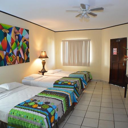 Hotel Los Balcones De ชีนันเดกา ภายนอก รูปภาพ